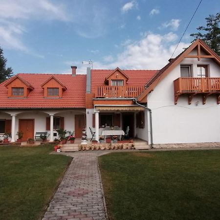 Ferienwohnung Tamas Batya Kunyhoja Balatonmáriafürdő Exterior foto